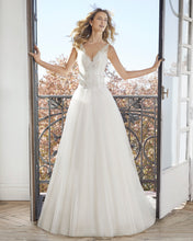 Lade das Bild in den Galerie-Viewer, Aire Barcelona - Eliette