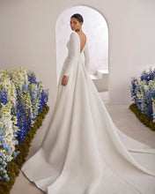 Lade das Bild in den Galerie-Viewer, Rosa Clara Couture - Toledo
