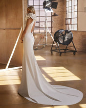 Lade das Bild in den Galerie-Viewer, AIRE Barcelona - Werta
