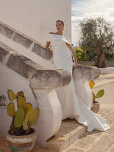 Lade das Bild in den Galerie-Viewer, Modeca - Adore
