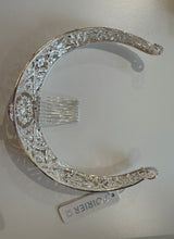Lade das Bild in den Galerie-Viewer, Tiara  Poirier
