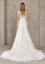 Load image into Gallery viewer, Pronovias Privée - Yensy
